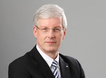 Manfred Stern jetzt auch CEO von Yaskawa Europe